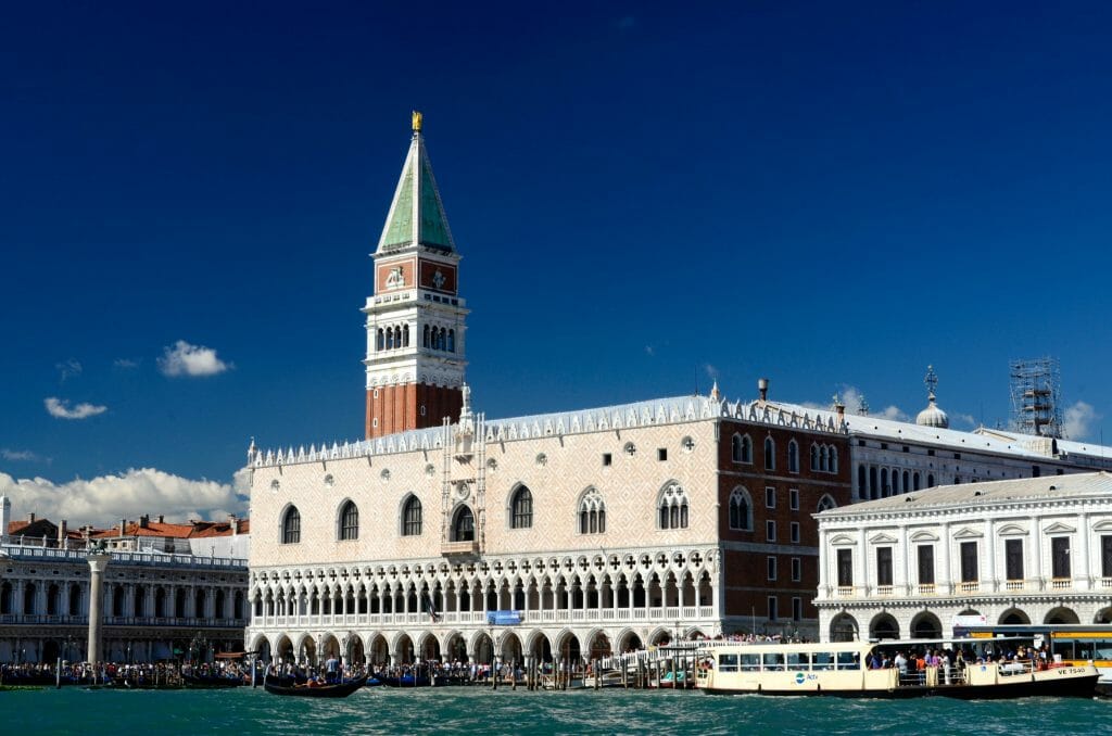 Castles Around the World, Castles Around The World: Our Curated List