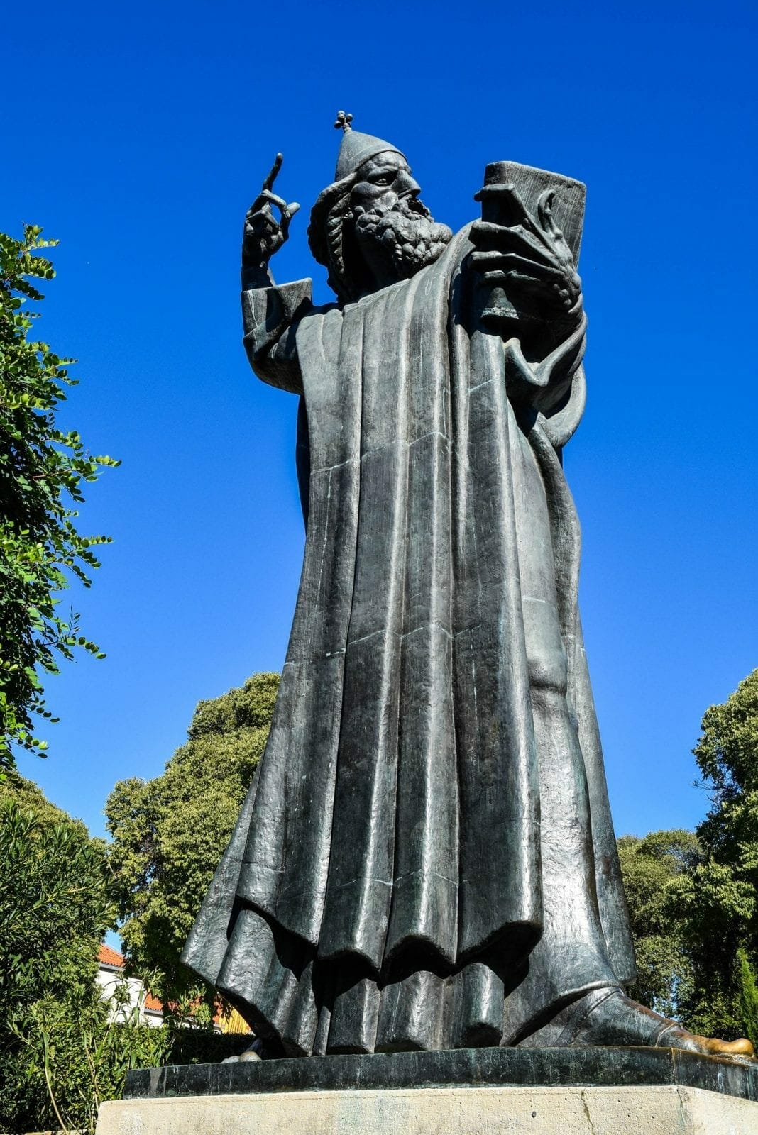 Split Grguur Ninski Statue