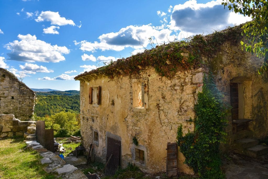 Hum Croatia, Hum, Croatia: The Smallest of Treasures
