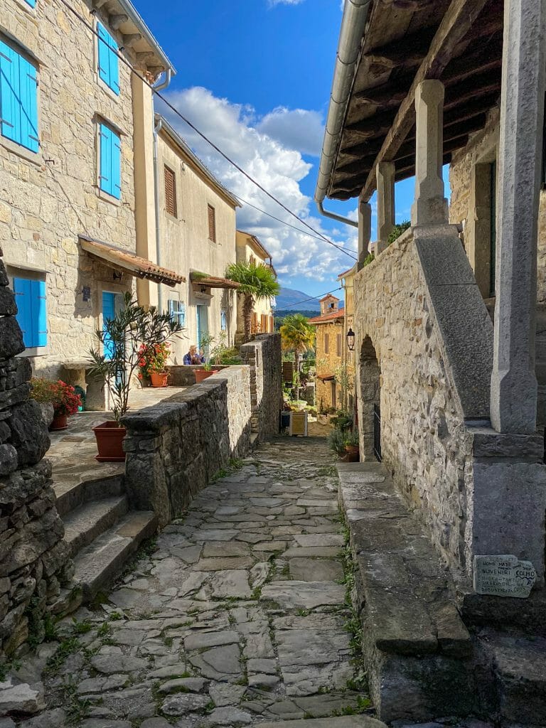 Hum Croatia, Hum, Croatia: The Smallest of Treasures