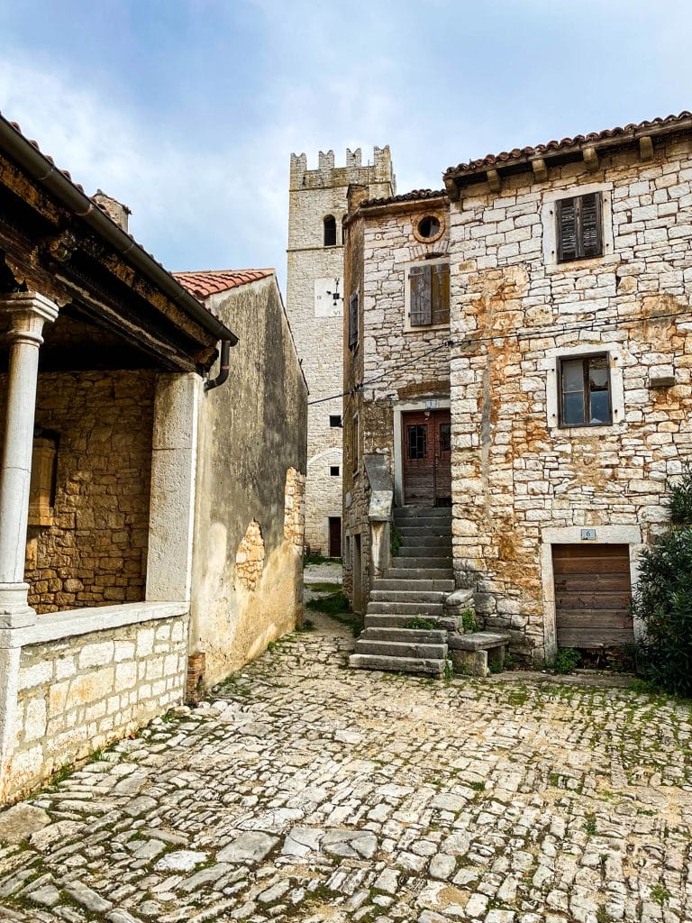 Sveti