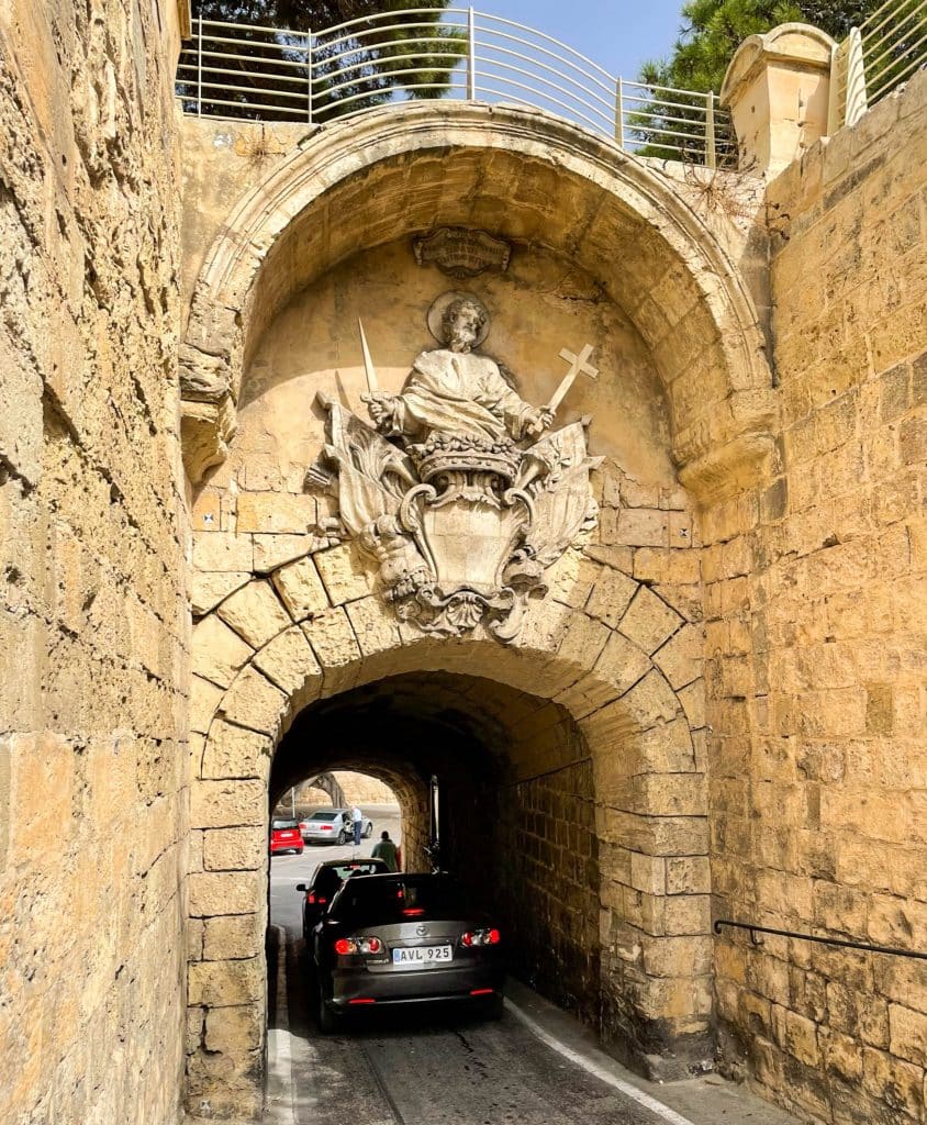 Gate