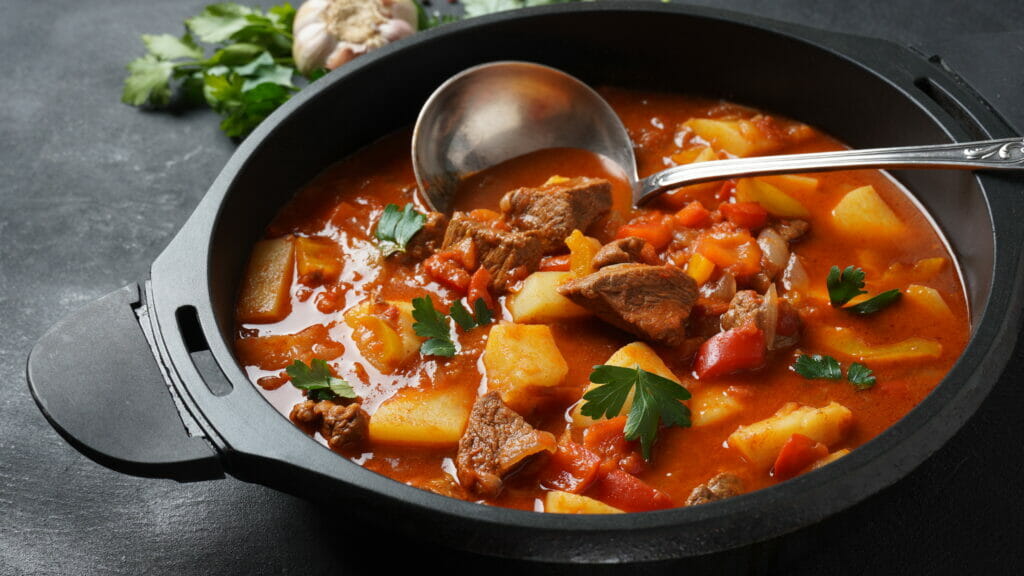 Traditional Hungarian Goulash (Gulyás), Traditional Hungarian Goulash (Gulyás)