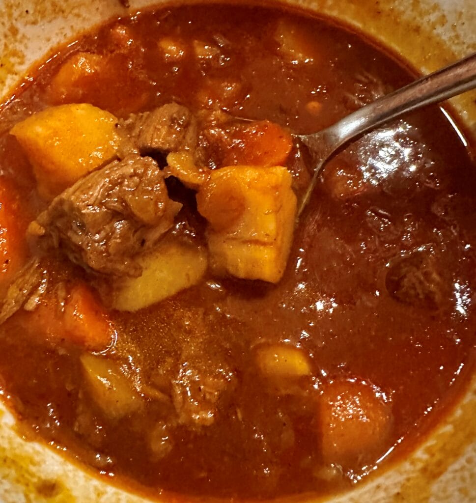 Hungarian Goulash, Traditional Hungarian Goulash (Guly&aacute;s) Recipe