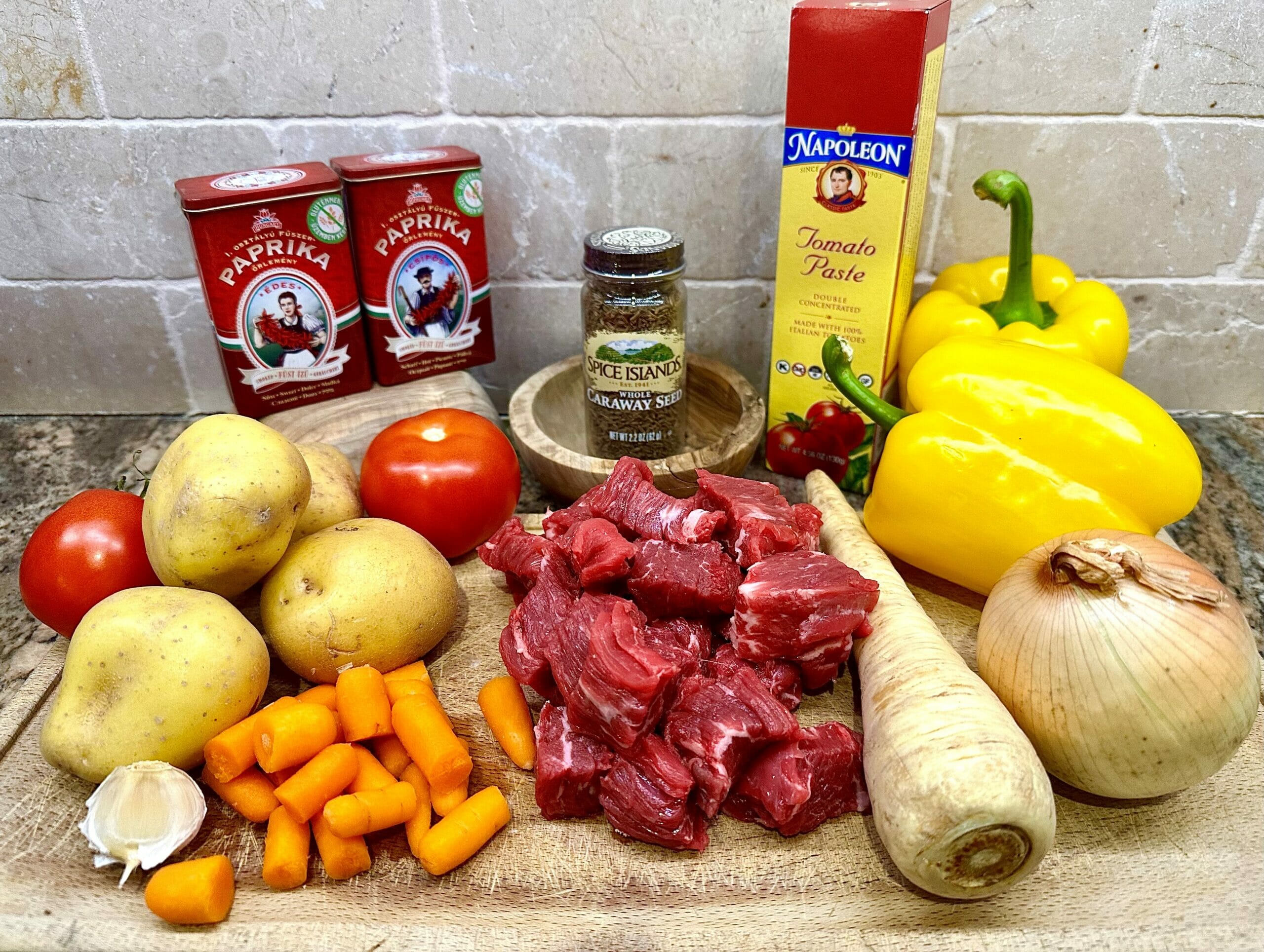 Traditional Hungarian Goulash (Gulyás), Traditional Hungarian Goulash (Gulyás)