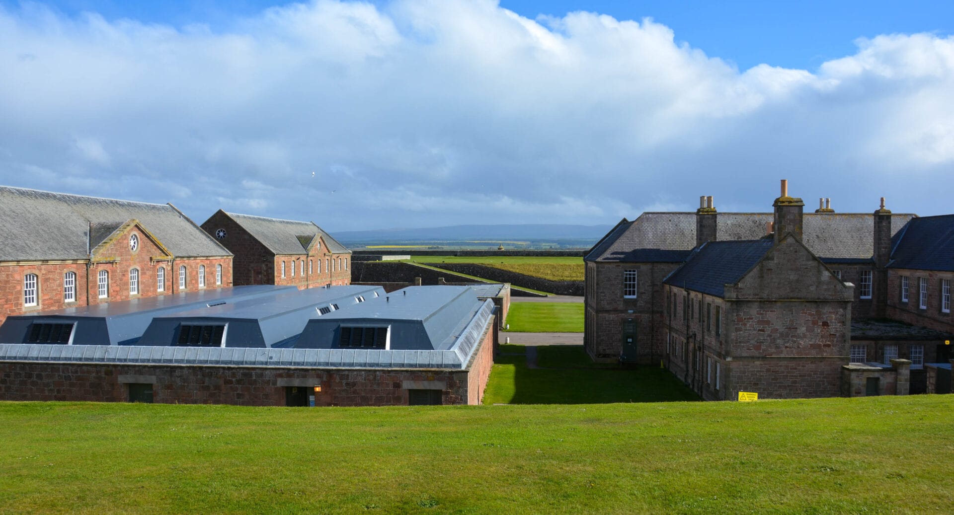 Fort George Visitor Guide: Historic Scotland - Wanderers Compass