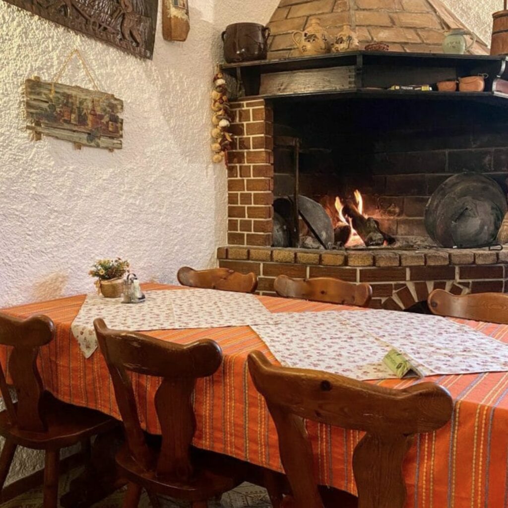 Dining Abroad, Dining Abroad: A Cultural Quest