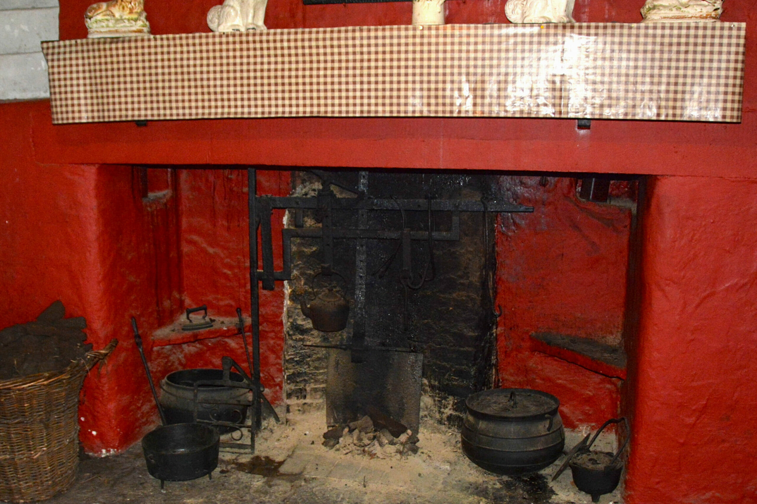 Bunratty Castle, Travel Through History at Bunratty Castle &amp; Folk Park