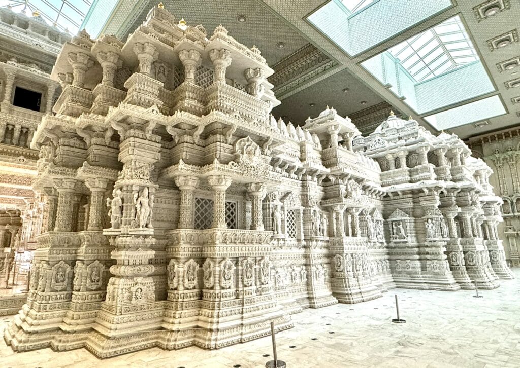 BAPS Swaminarayan Akshardham, Unveiling the Splendor of BAPS Swaminarayan Akshardham – A Hidden Gem in New Jersey