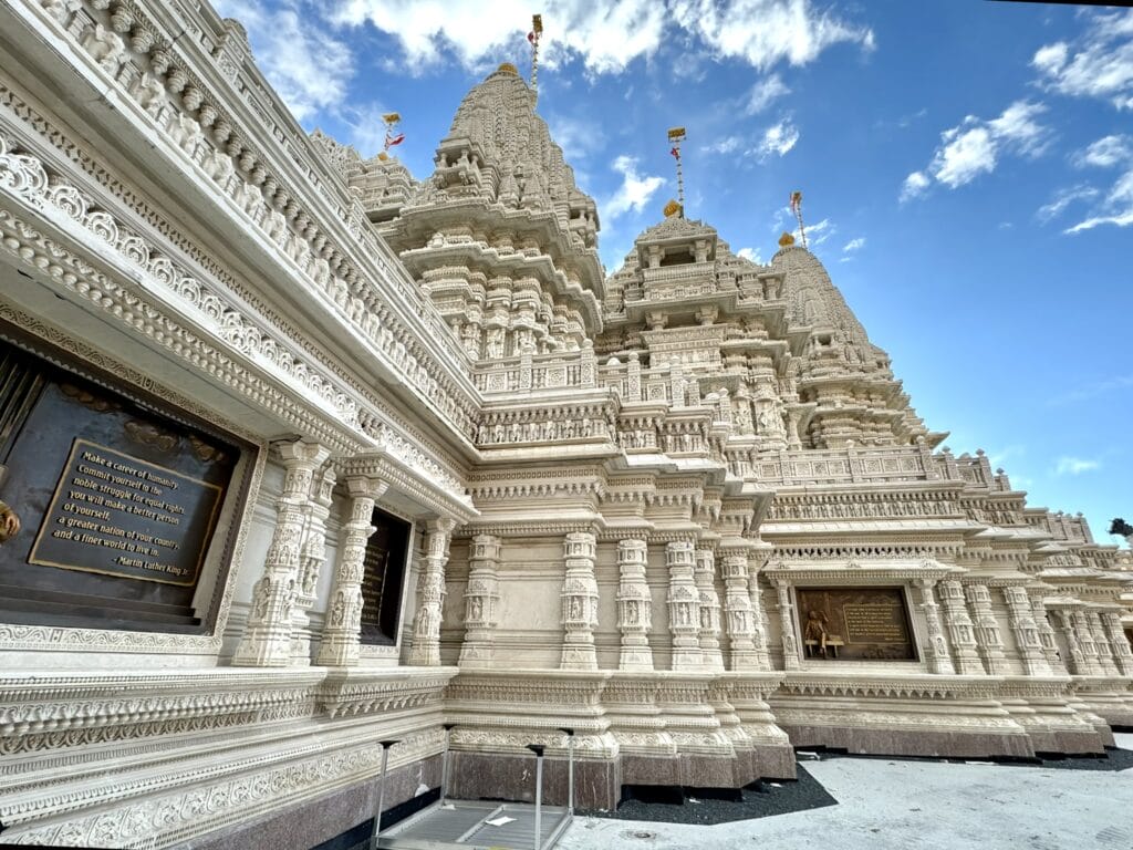 BAPS Swaminarayan Akshardham, Unveiling the Splendor of BAPS Swaminarayan Akshardham – A Hidden Gem in New Jersey