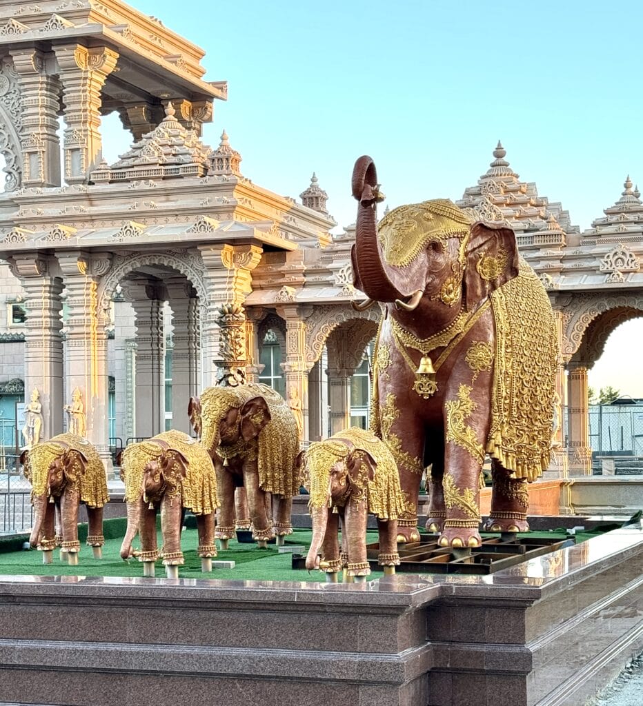 BAPS Swaminarayan Akshardham, Unveiling the Splendor of BAPS Swaminarayan Akshardham – A Hidden Gem in New Jersey