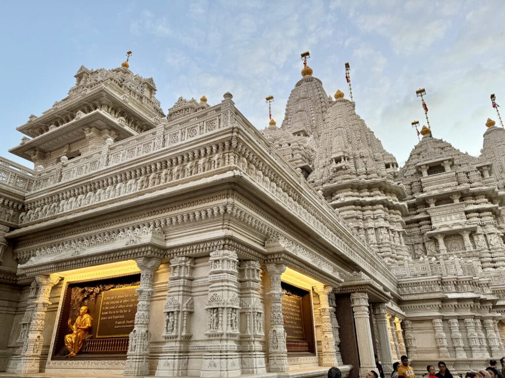 BAPS Swaminarayan Akshardham, Unveiling the Splendor of BAPS Swaminarayan Akshardham – A Hidden Gem in New Jersey