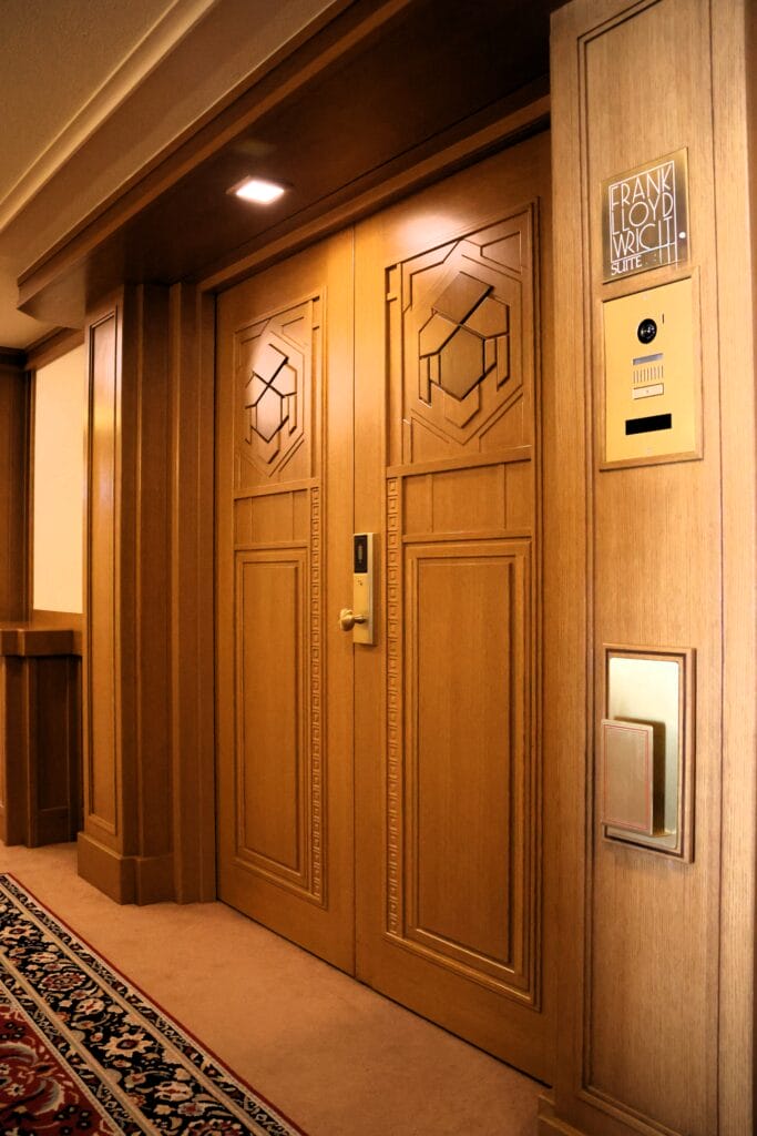 Frank Lloyd Wright Suite