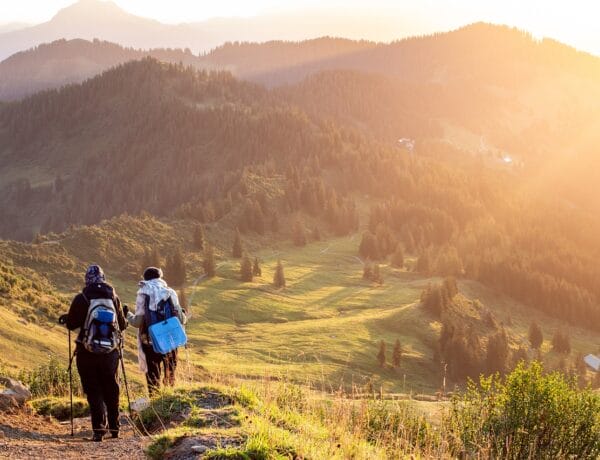Cover photo Austria hikers