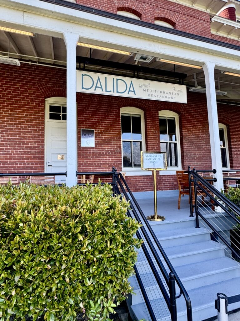 Dalida Entry