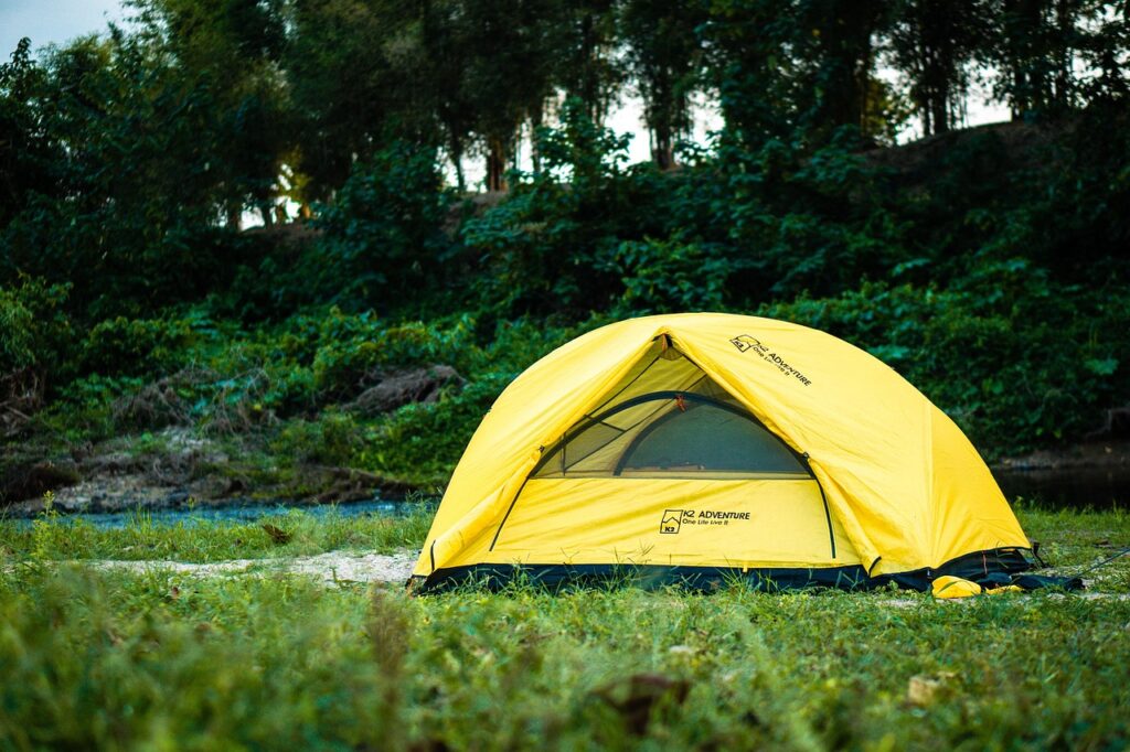 seasonal camping, Seasonal Camping Tips for Every Weather Condition