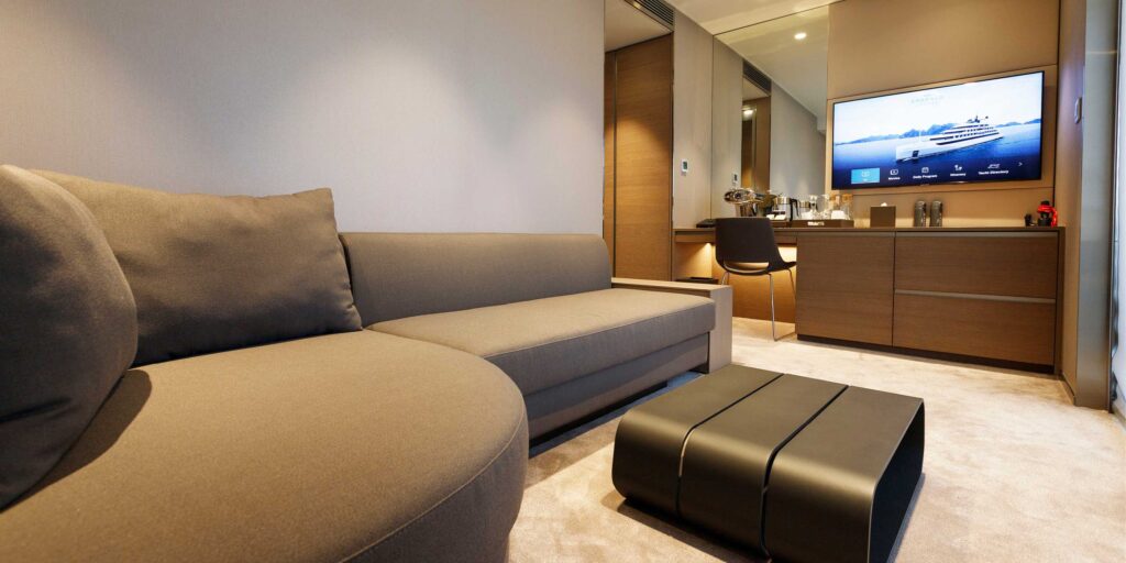 D ECYC Suites DeluxeBalconySuite Lounge