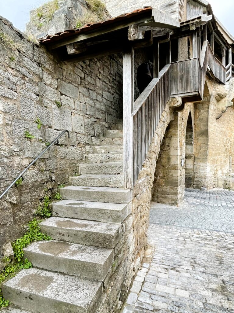 Step to walkway
