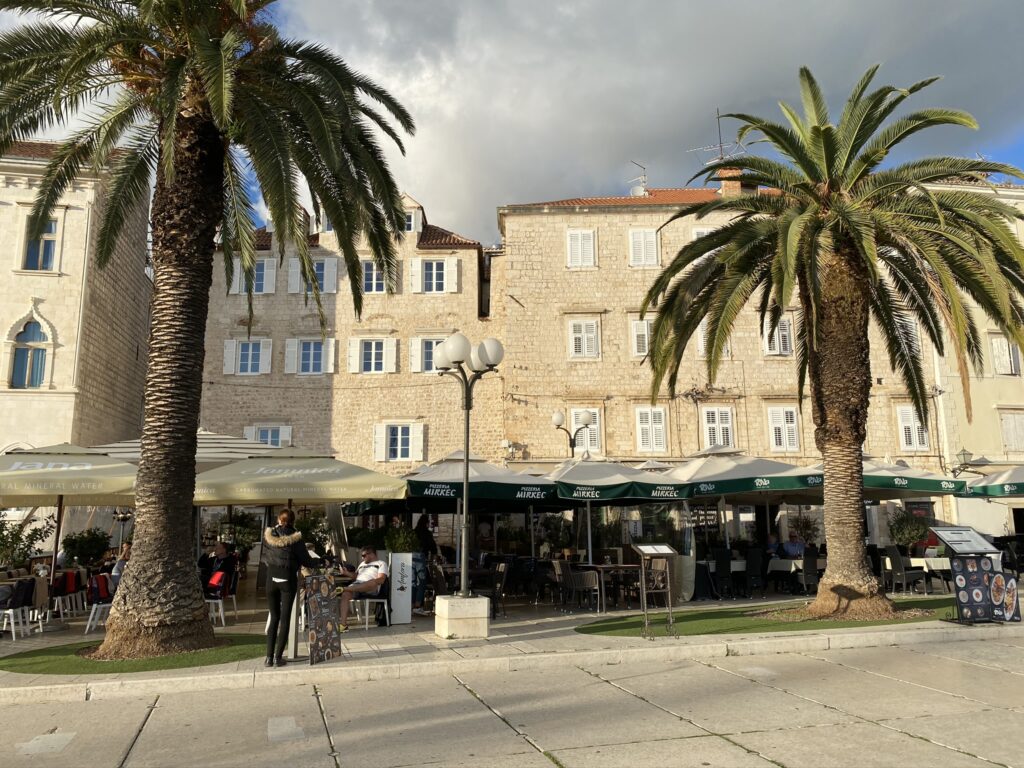 Dining on Promenade
