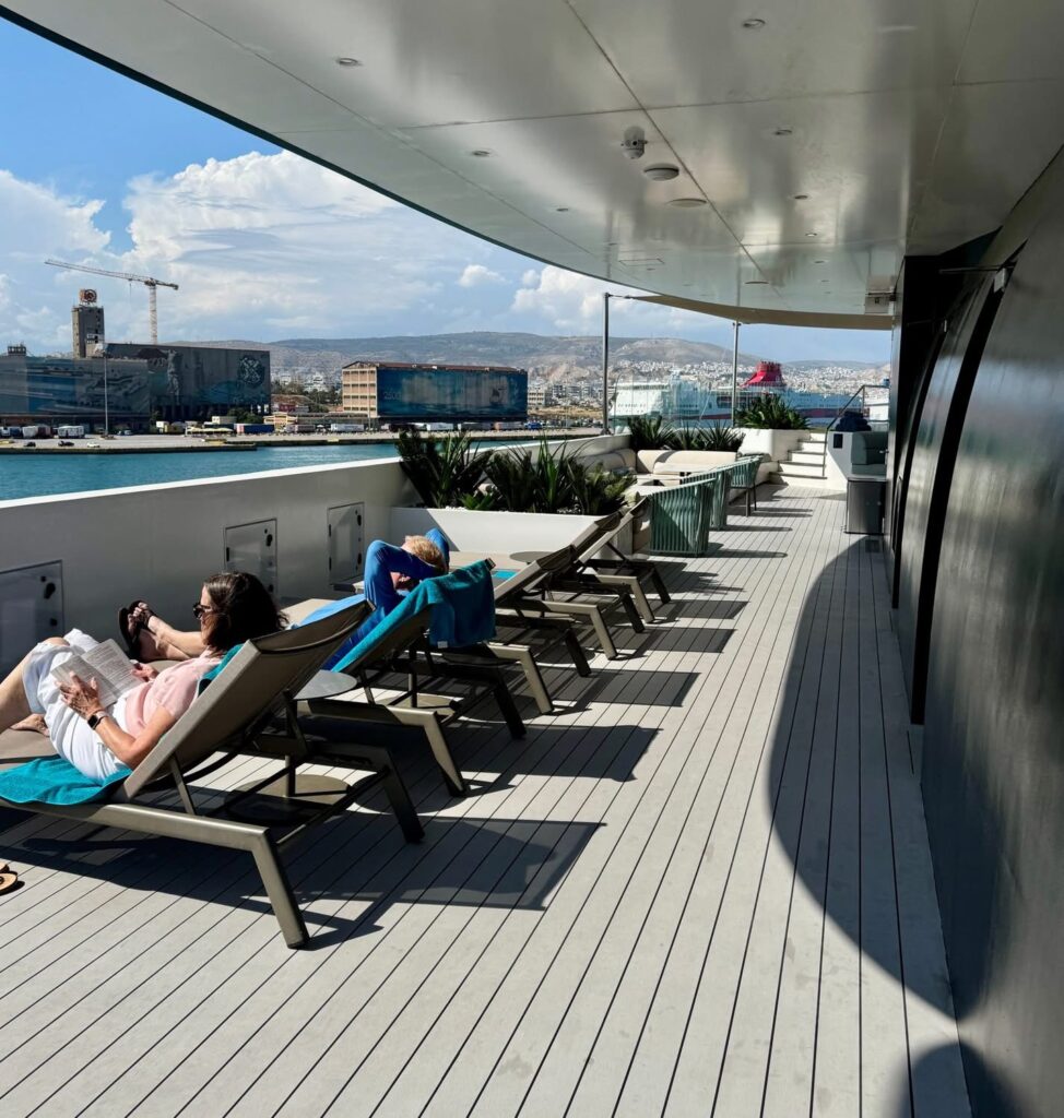 Lounge deck