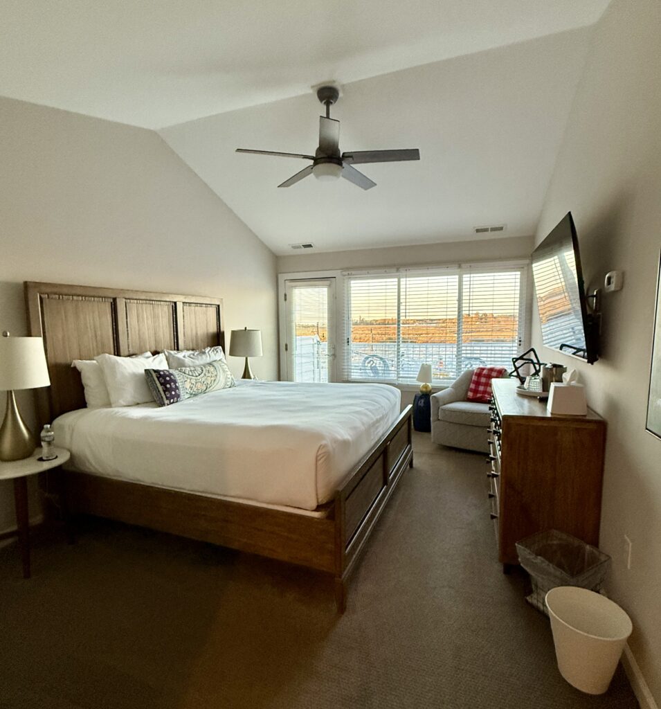 Tilghman Island Inn Water front room