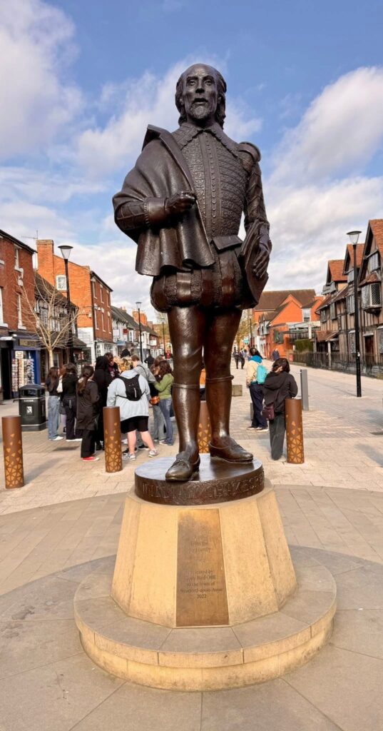 Shakespeare statue in Stratford-upon-Avon